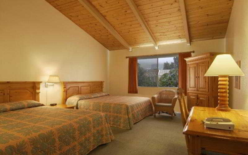 Castle Waimea Country Lodge Exterior photo